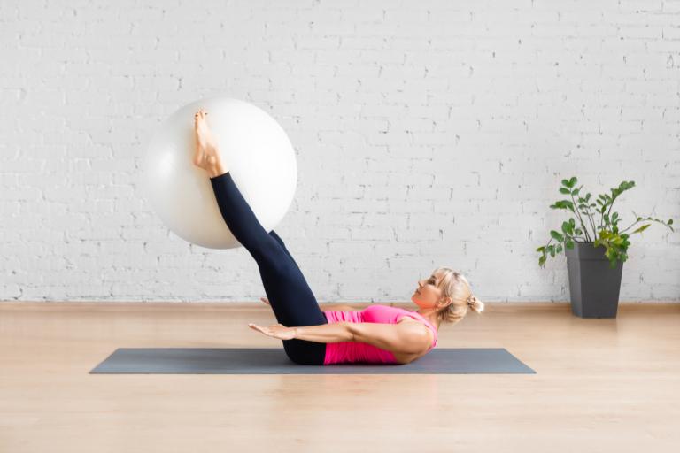 The Hundred: Η άσκηση στο Pilates που καίει το λίπος στην κοιλιά – Κάντε την σωστά!