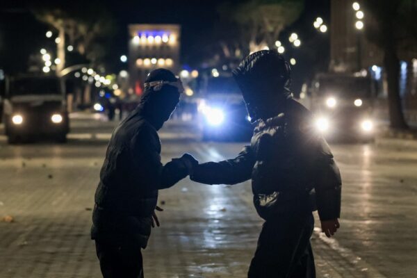 Τι συμβαίνει στην Αλβανία – Γιατί επιμένουν οι διαδηλωτές