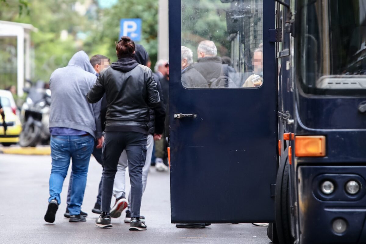 Υπόθεση Pizza Fan: Μαραθώνιες οι απολογίες των εμπλεκομένων – Αρνείται τις κατηγορίες ο ιδιοκτήτης