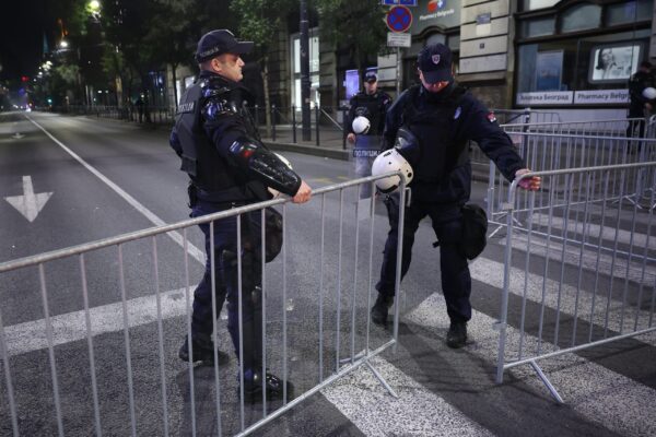 Επίθεση με μαχαίρι έξω από την ισραηλινή πρεσβεία στο Βελιγράδι – Νεκρός ο δράστης