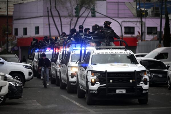 Μεξικό: Φλεγόμενα οδοφράγματα μετά τη σύλληψη υπαρχηγού του καρτέλ ναρκωτικών